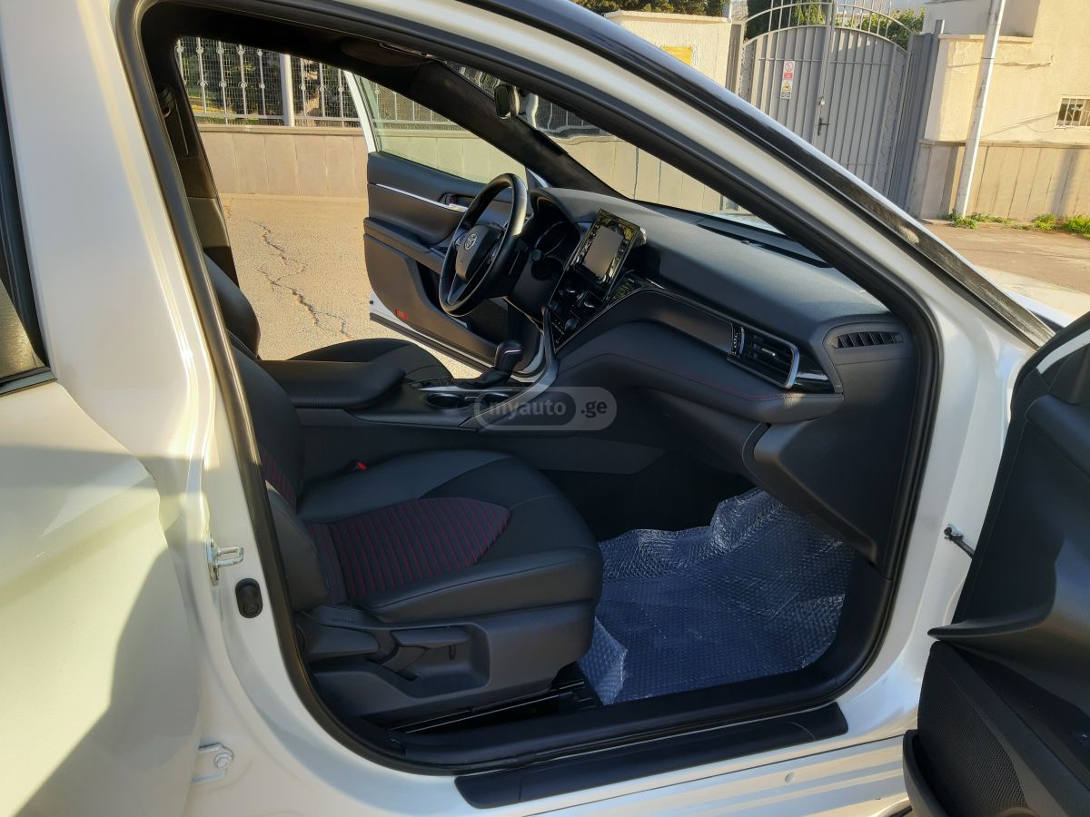 Toyota Camry - фото 10