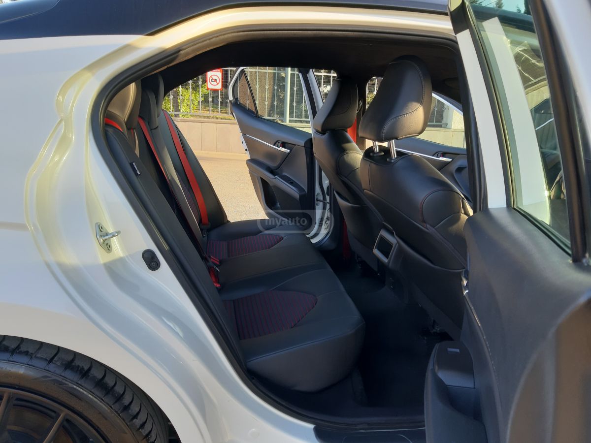 Toyota Camry - фото 11