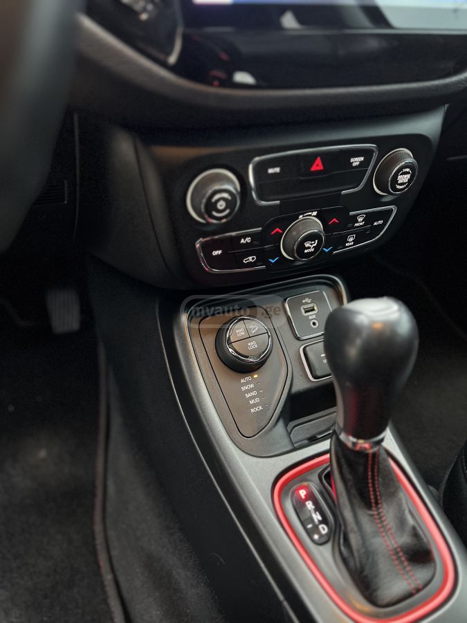 Jeep Compass - фото 13