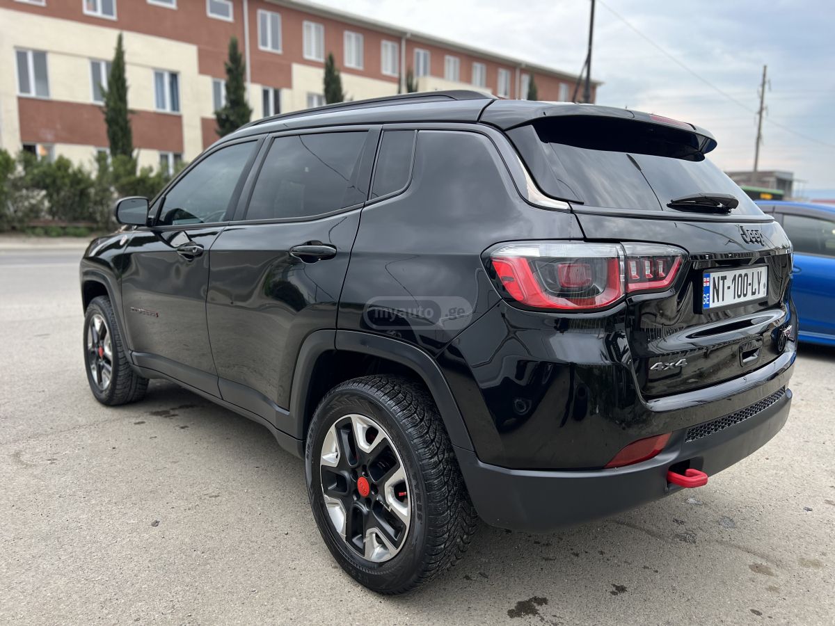 Jeep Compass - фото 6