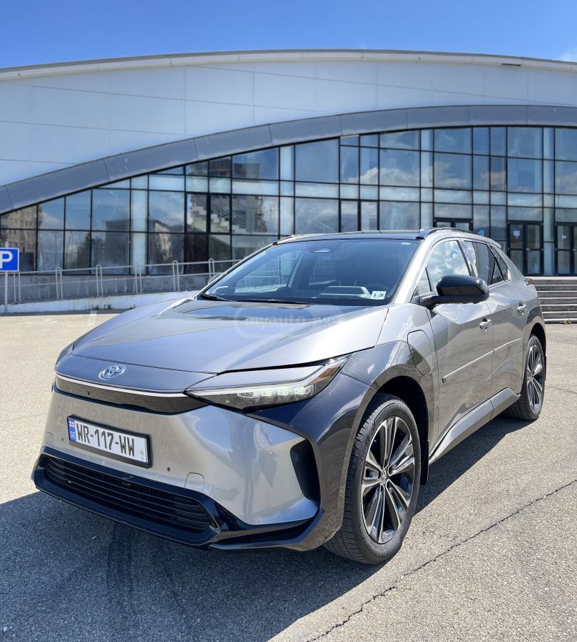 Toyota bZ4X Limited 2023 — миниатюра 1