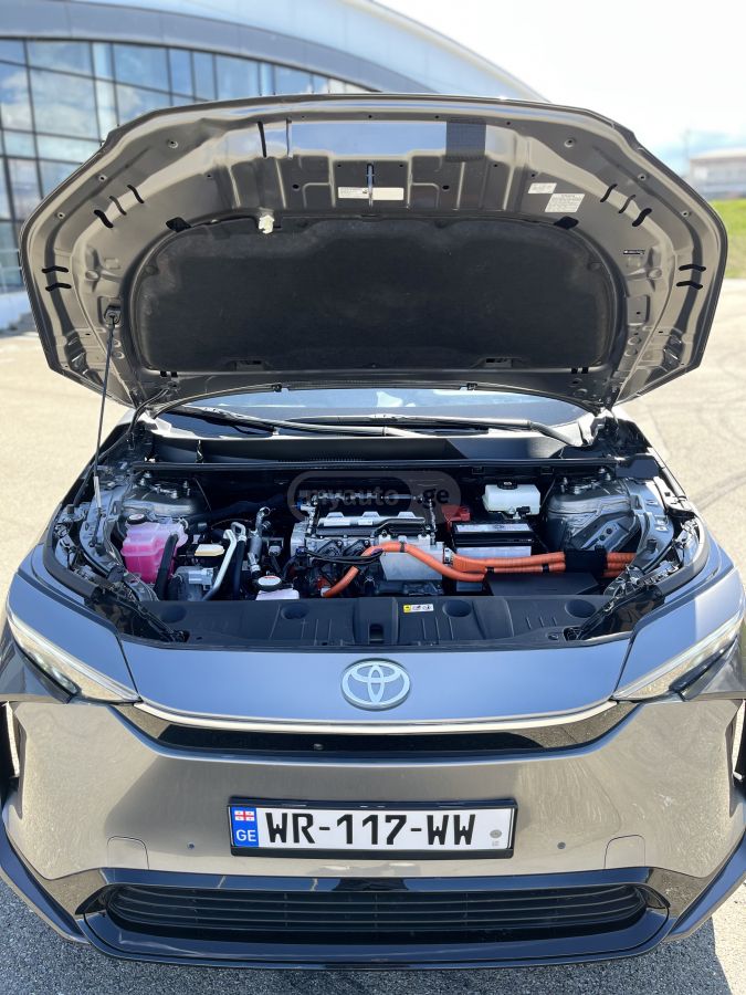 Toyota bZ4X Limited 2023 — миниатюра 12