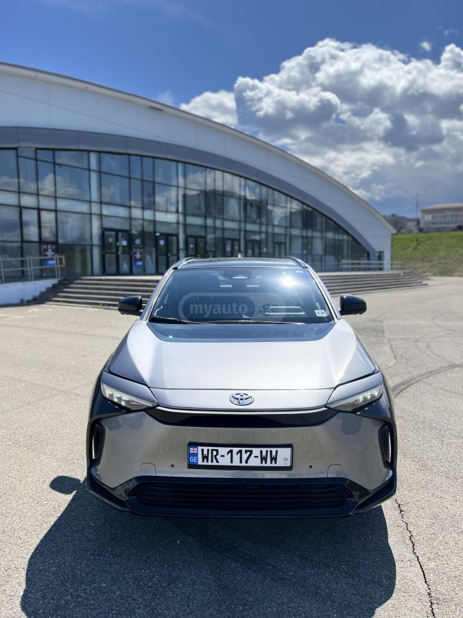 Toyota bZ4X Limited 2023 — миниатюра 3