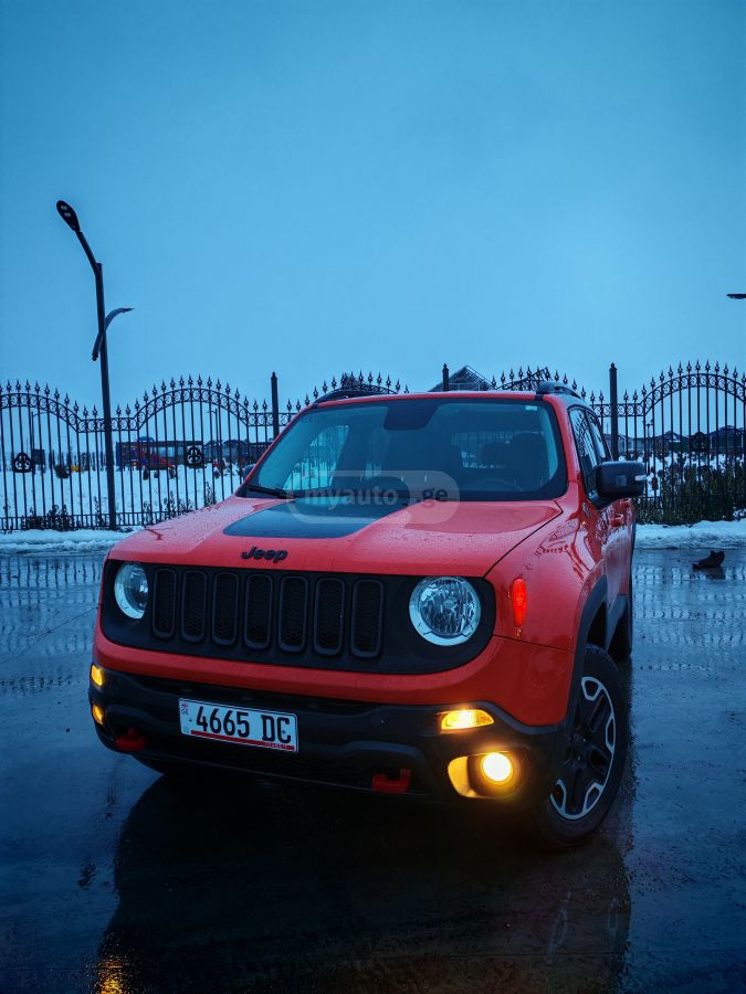 Jeep Renegade - фото 1