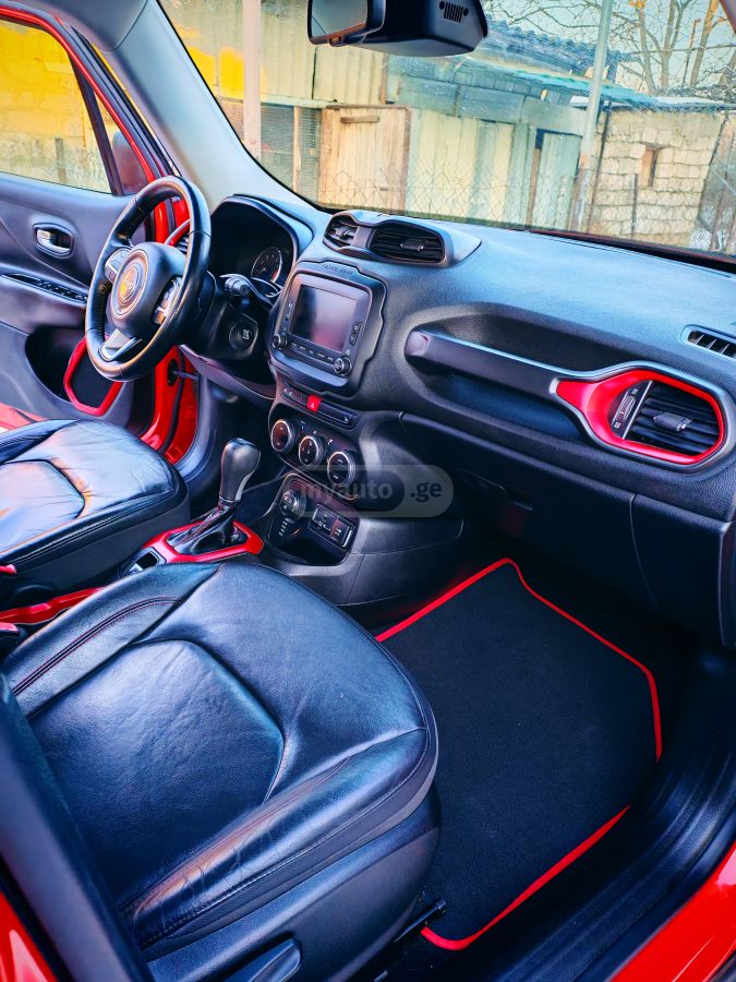 Jeep Renegade - фото 10