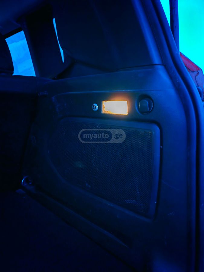 Jeep Renegade - фото 15