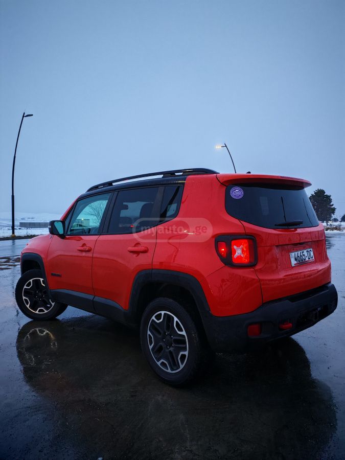 Jeep Renegade - фото 6