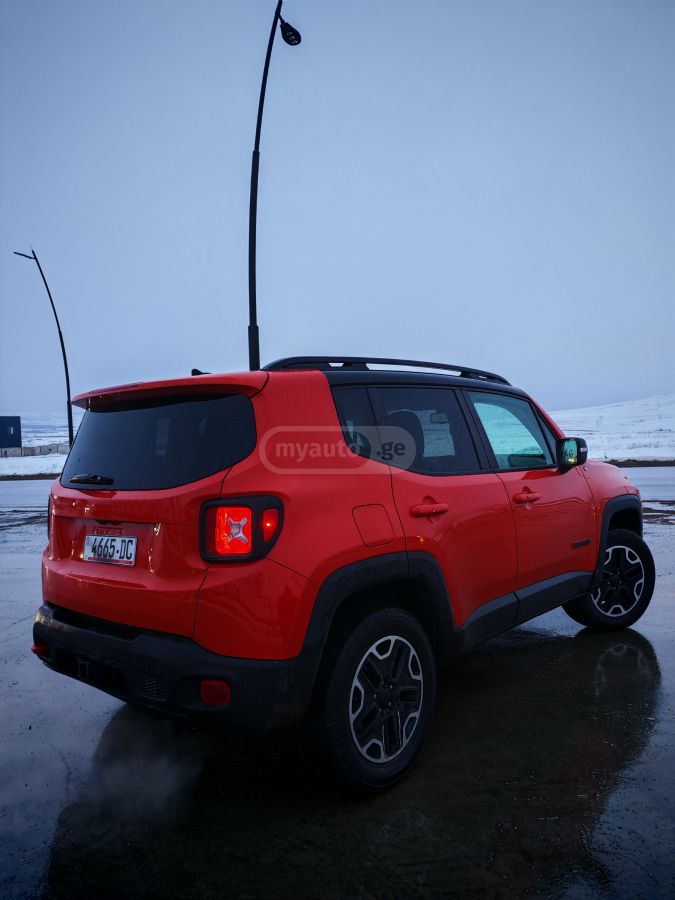 Jeep Renegade - фото 7