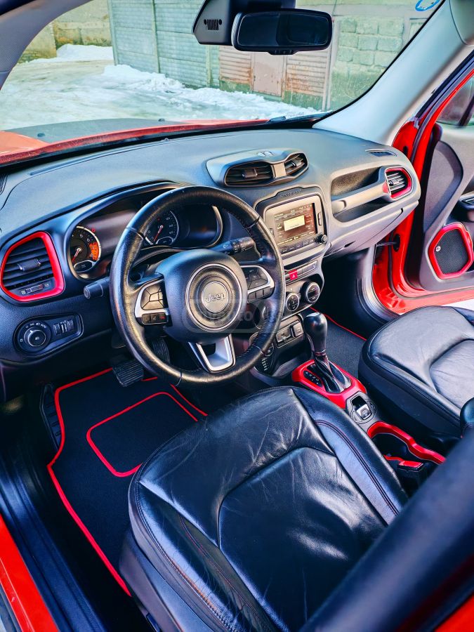 Jeep Renegade - фото 9