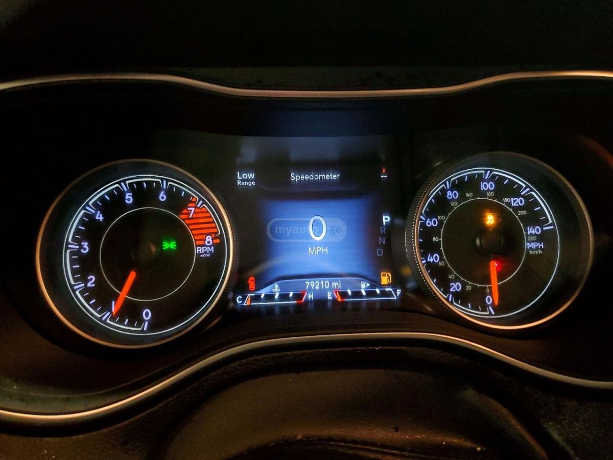 Jeep Trailhawk 4dr 4x4 Automatic — миниатюра 9