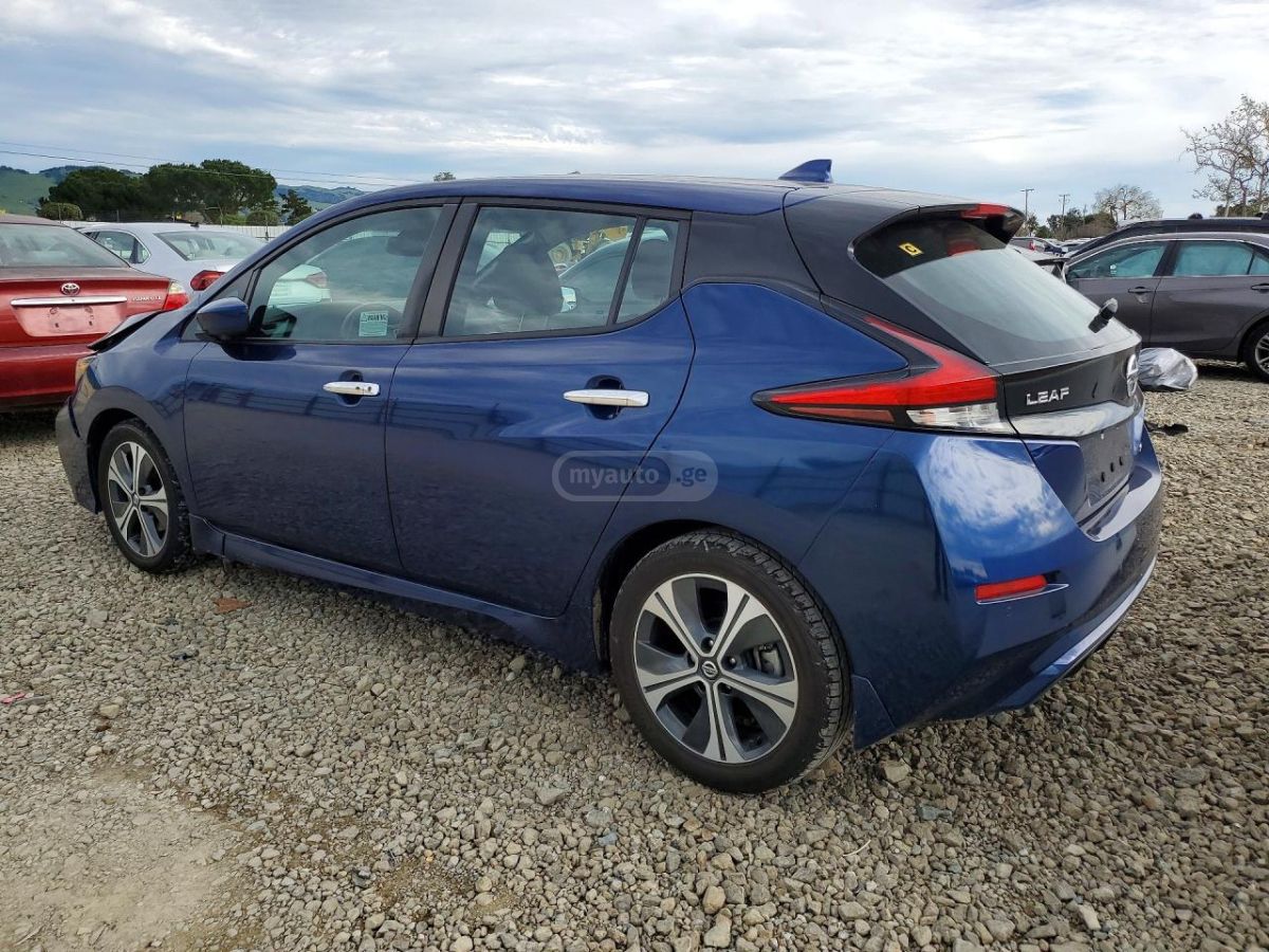 Nissan Leaf - фото 2