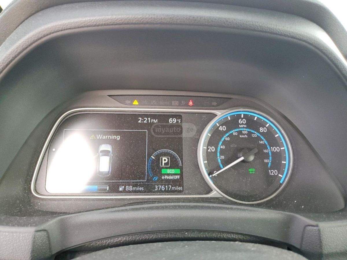 Nissan Leaf - фото 9