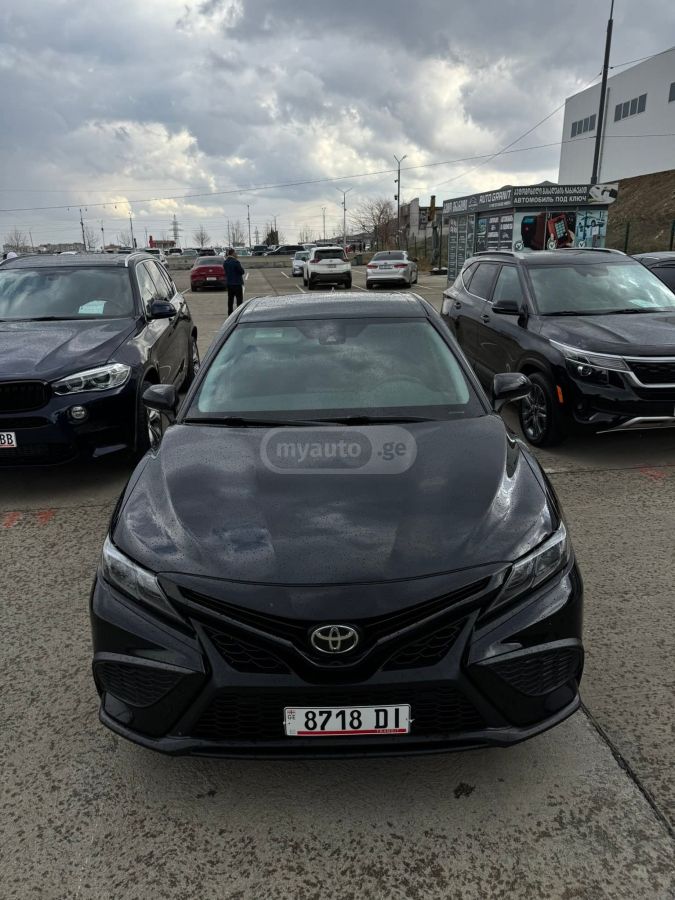 Toyota Camry - фото 4