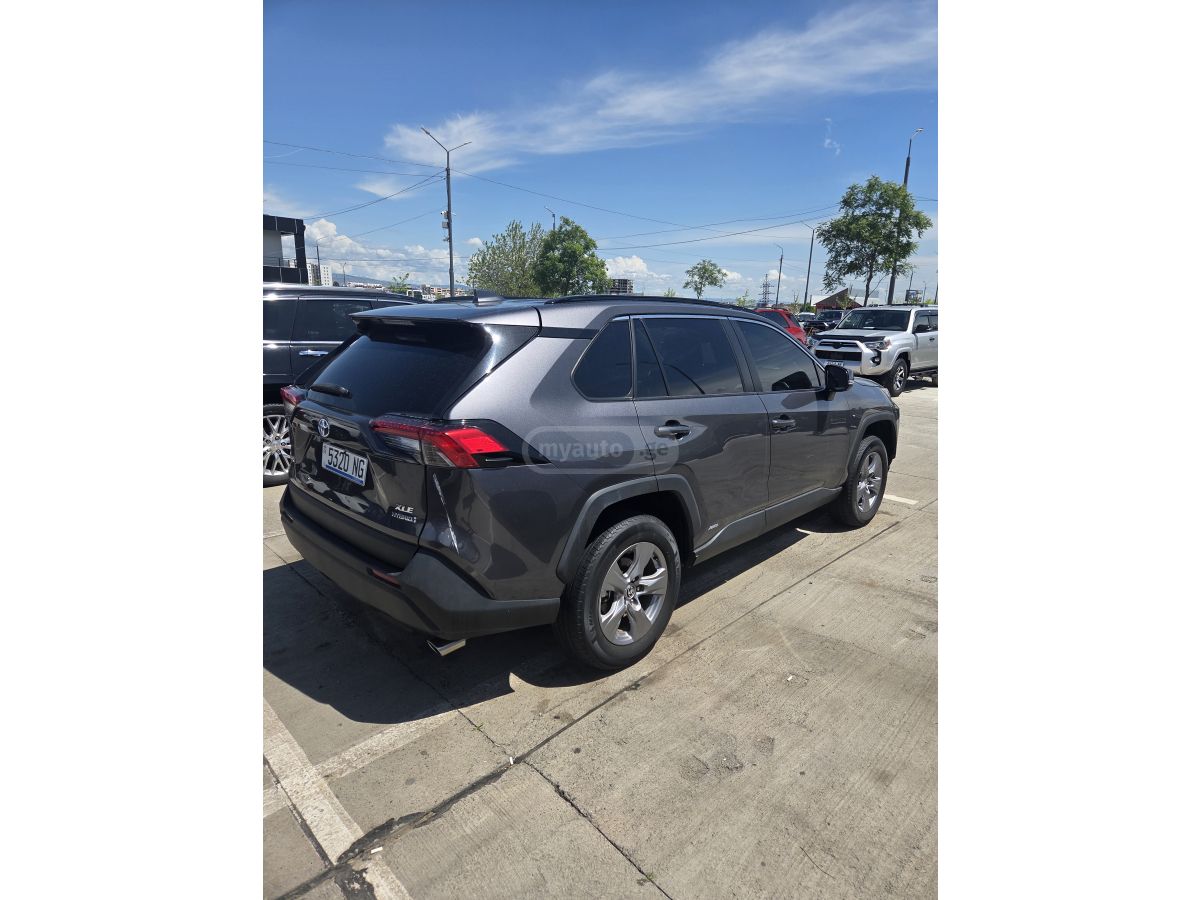 Toyota Rav 4 - фото 5