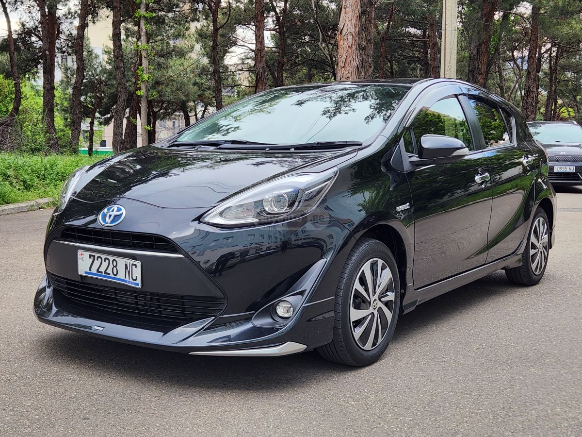 Toyota Aqua - фото 3