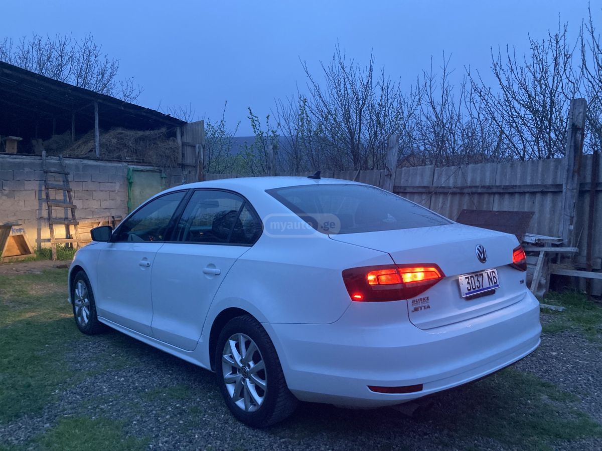 Volkswagen Jetta - фото 1