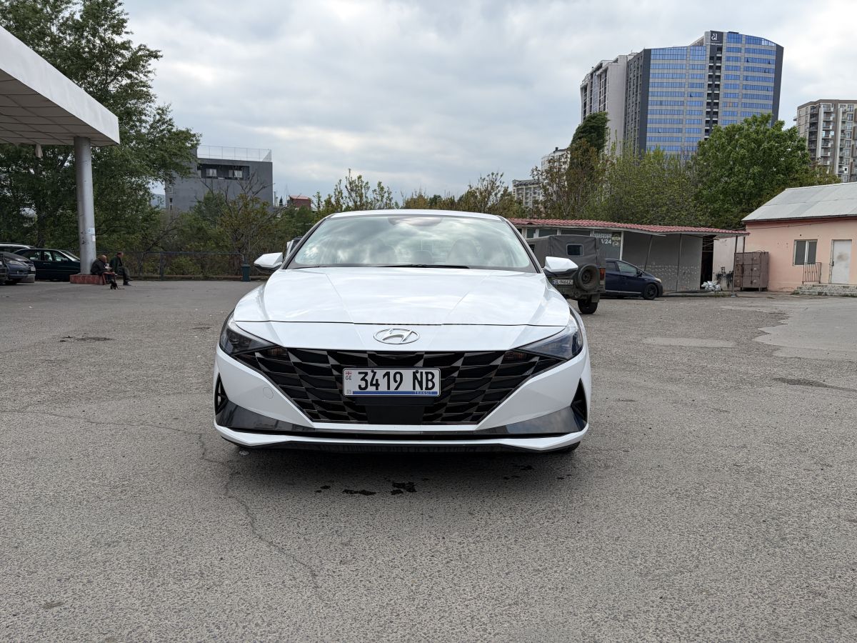 Hyundai Elantra - фото 2