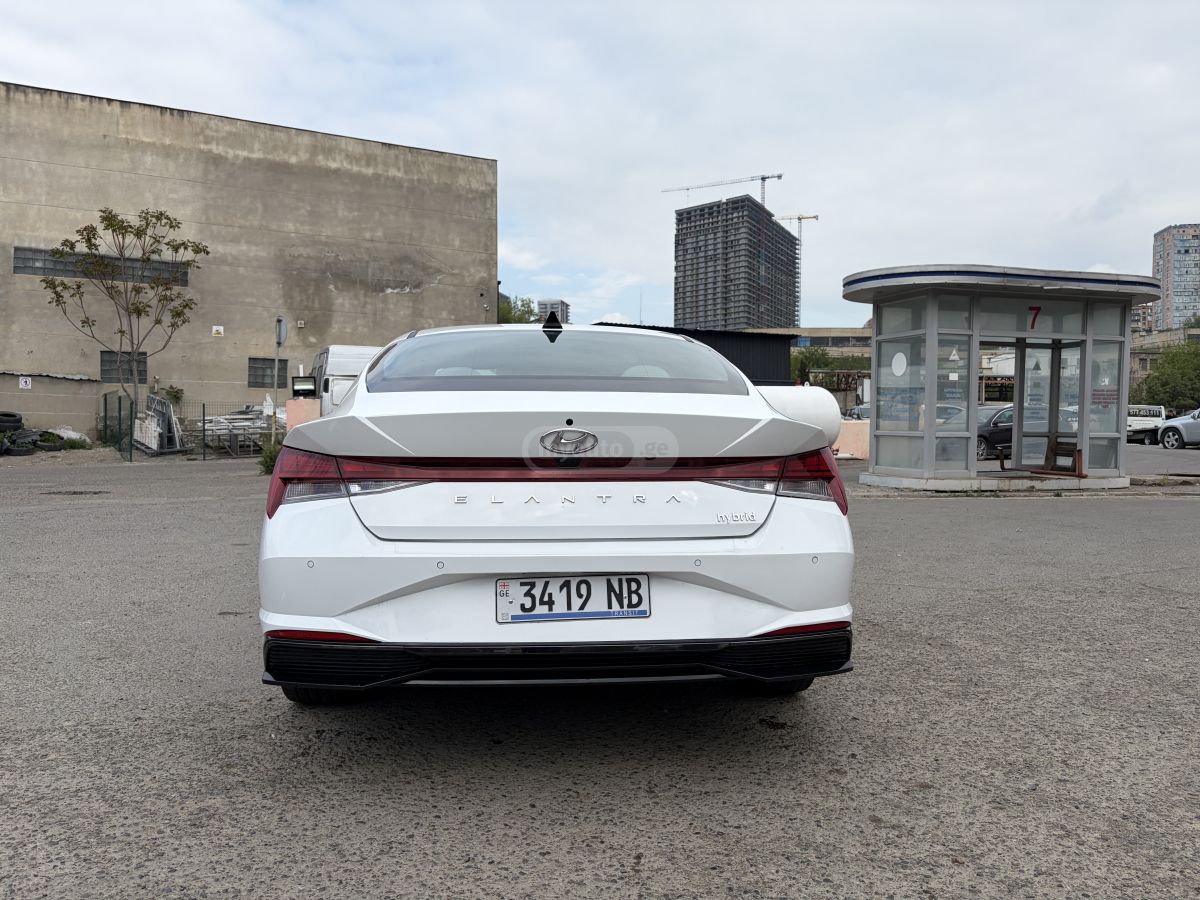 Hyundai Elantra - фото 4