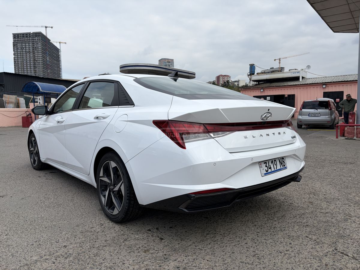 Hyundai Elantra - фото 5