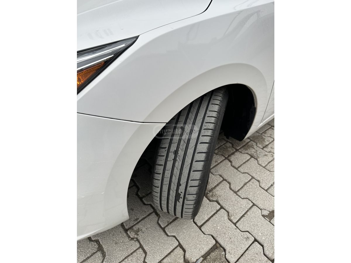 Nissan 1.6 SV 4dr Sedan CVT — миниатюра 10