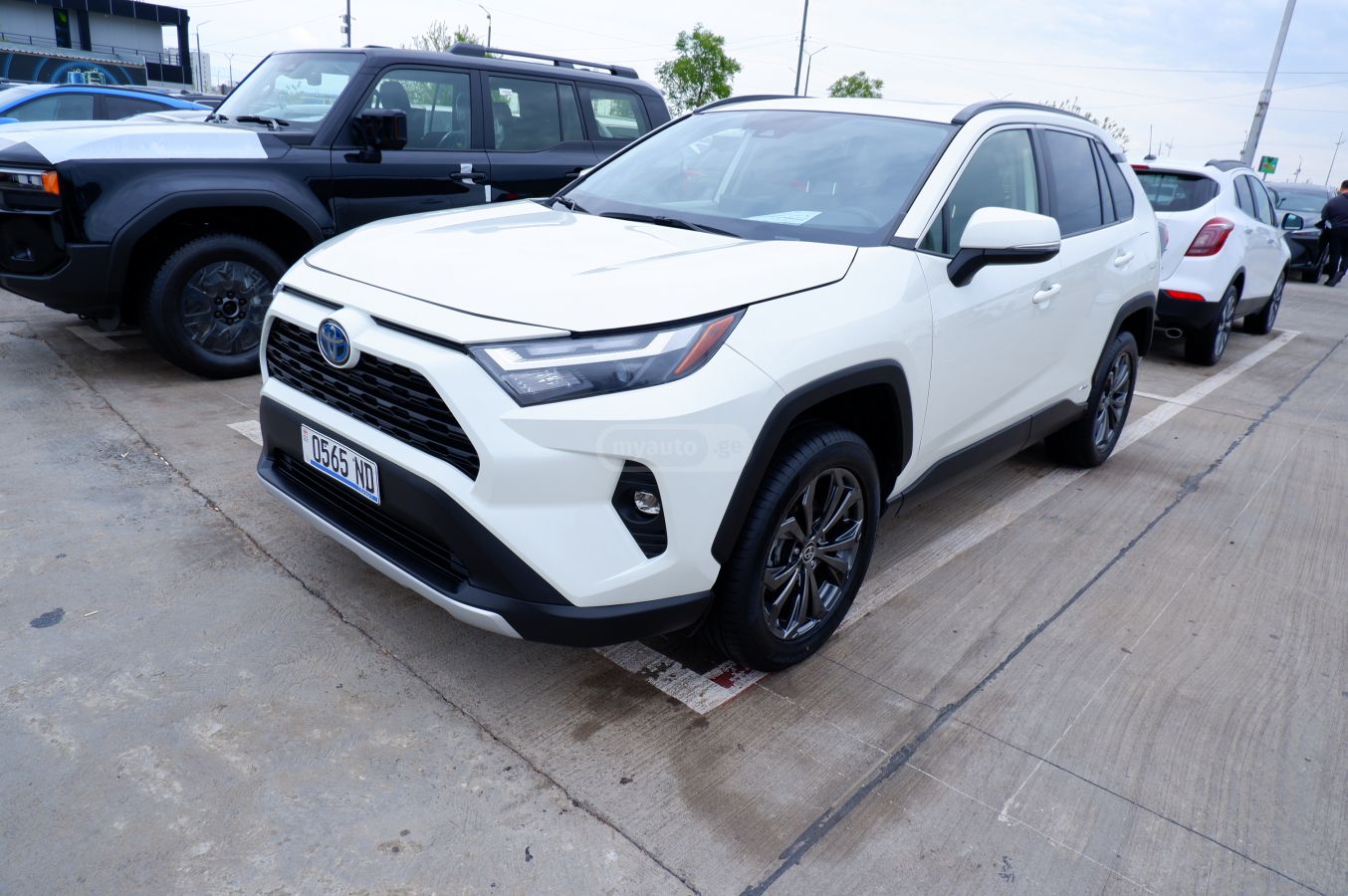 Toyota Rav 4 - фото 1