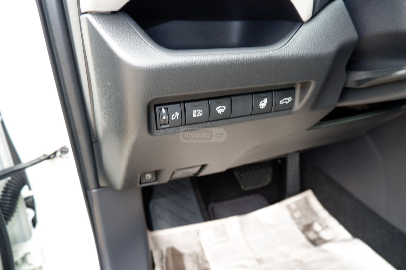 Toyota Rav 4 - фото 12