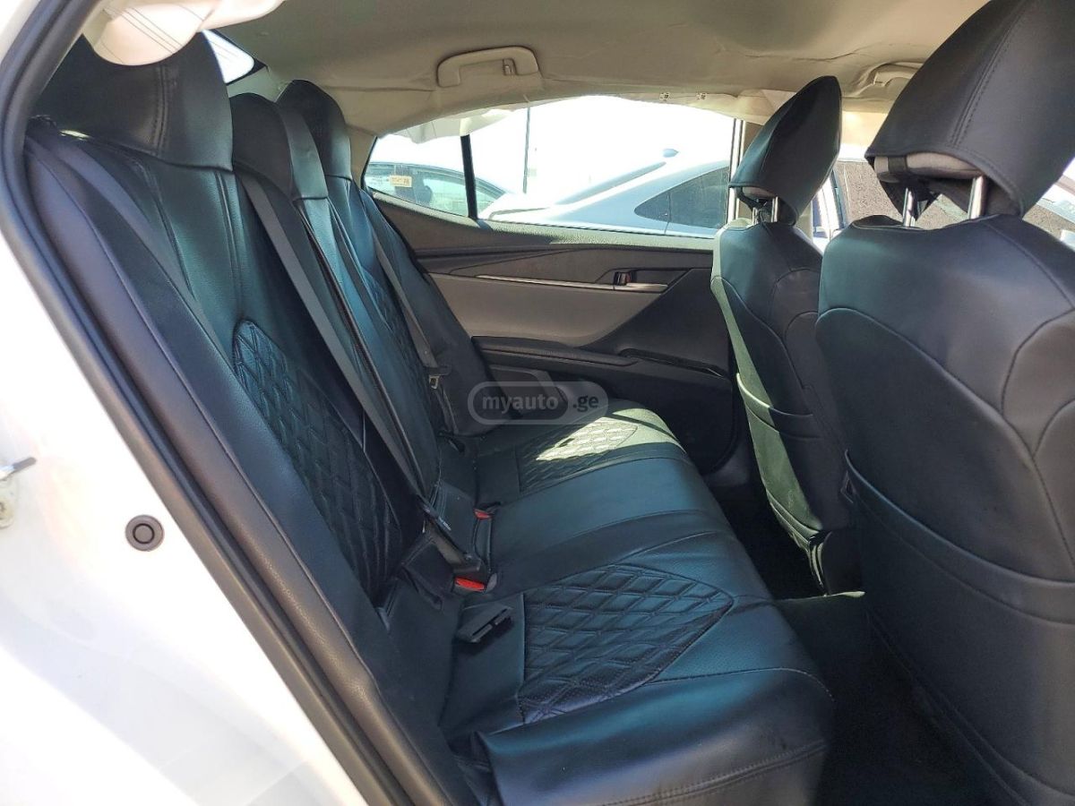 Toyota Camry - фото 10