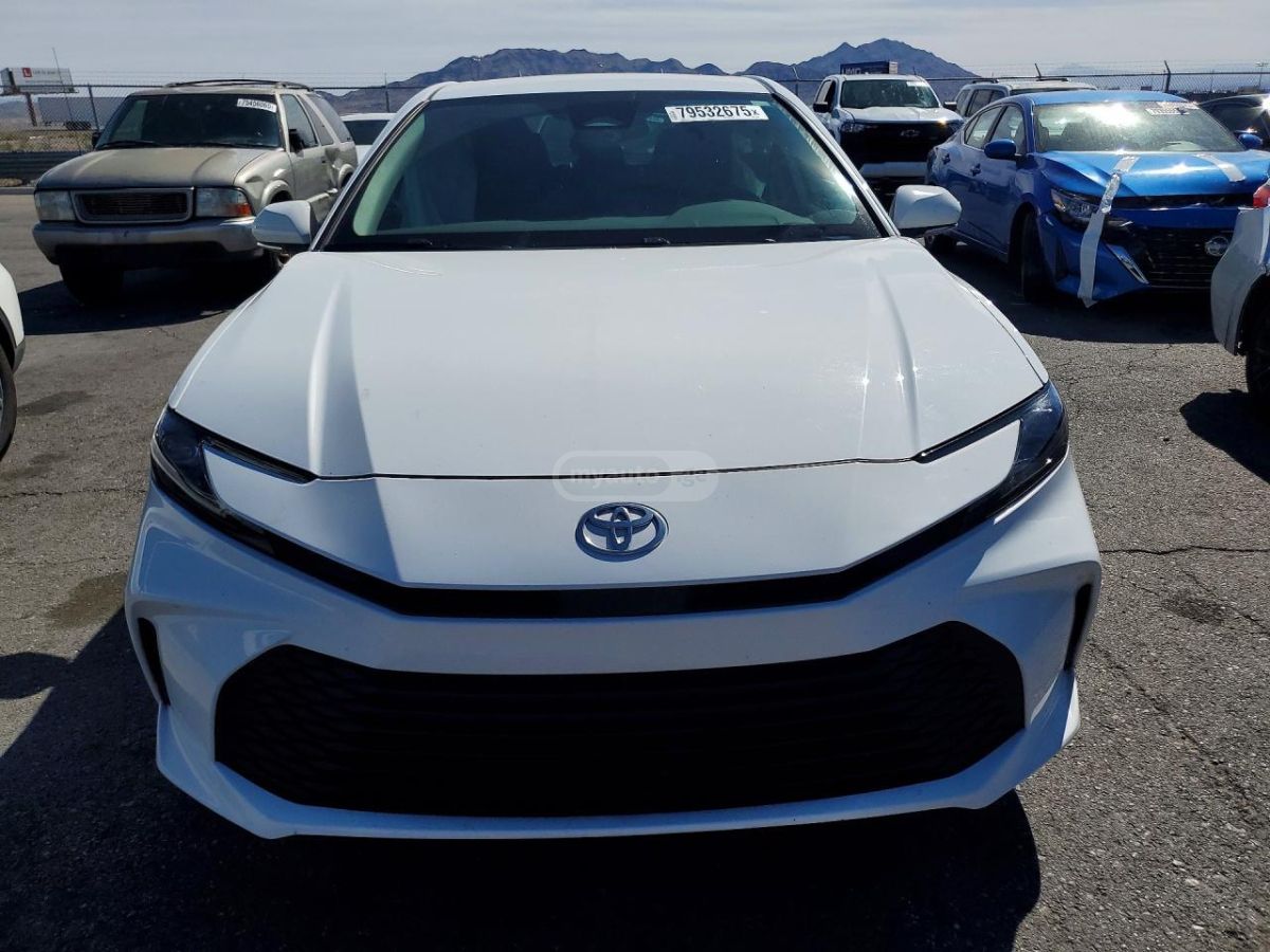 Toyota Camry - фото 5