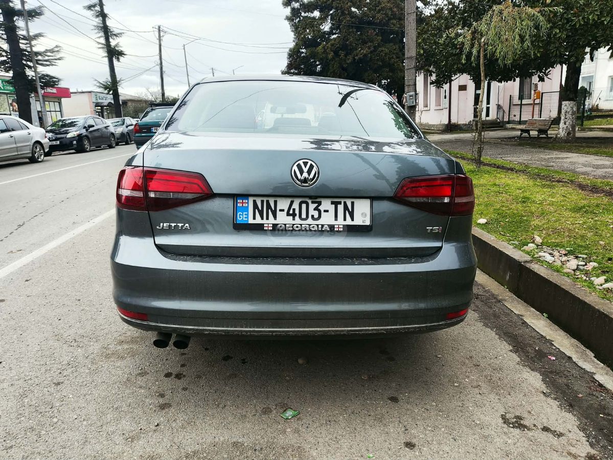Volkswagen Jetta - фото 1
