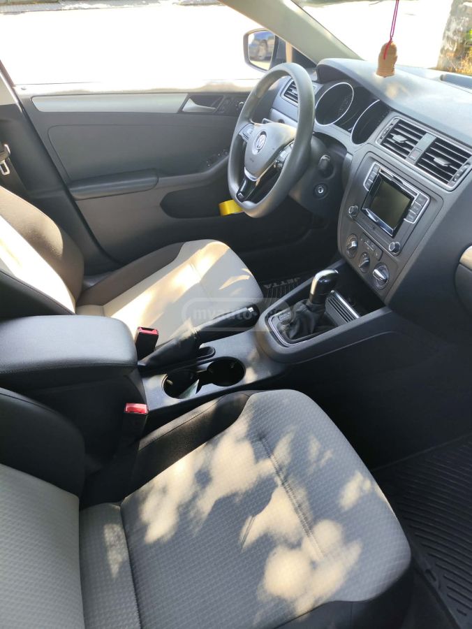 Volkswagen Jetta - фото 8