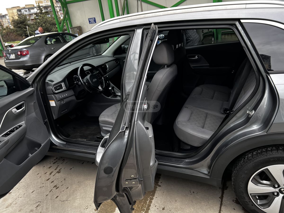 Kia Niro - фото 10