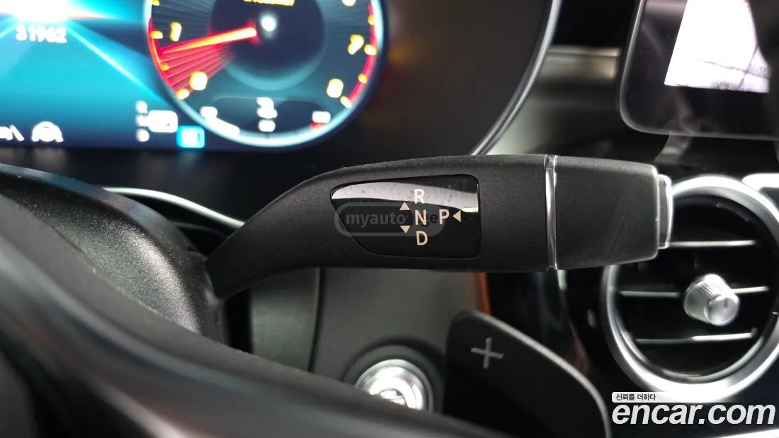 Mercedes-Benz GLC 63 AMG 2021 — миниатюра 9