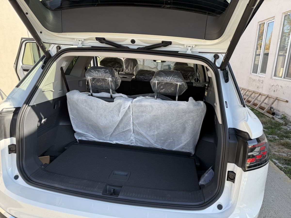 Volkswagen ID 6 2024 — миниатюра 9