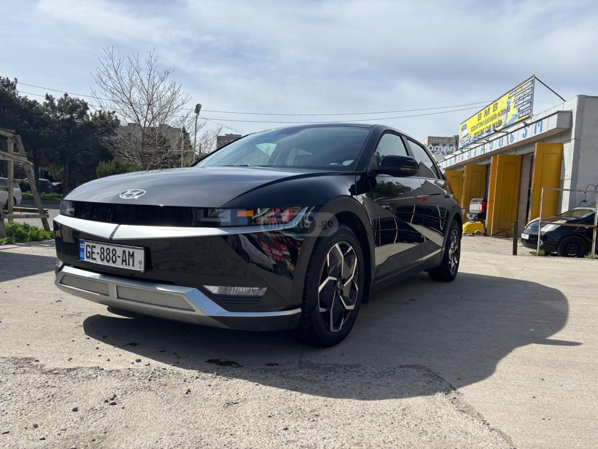 Hyundai Ioniq 5 - фото 1