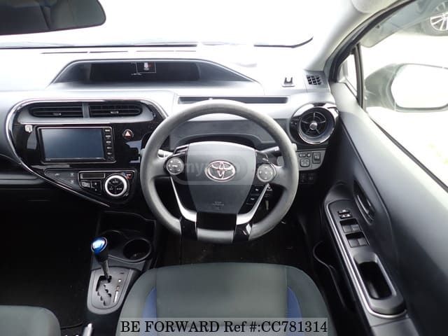 Toyota Aqua - фото 2