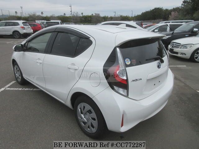 Toyota Aqua - фото 4