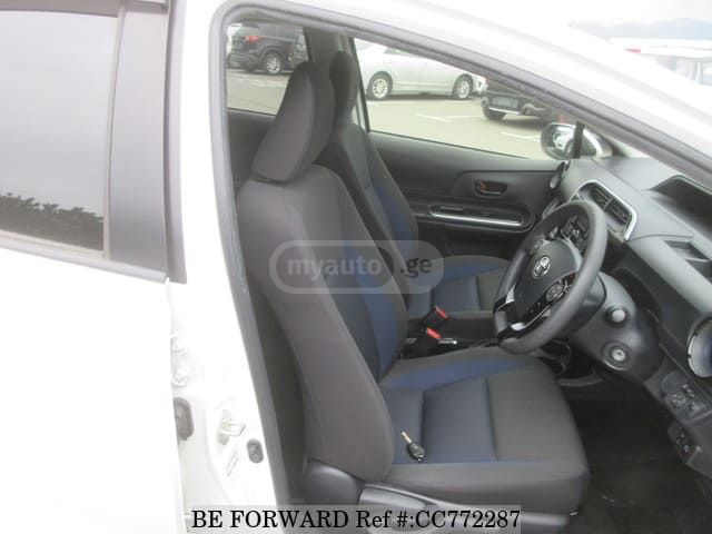 Toyota Aqua - фото 5