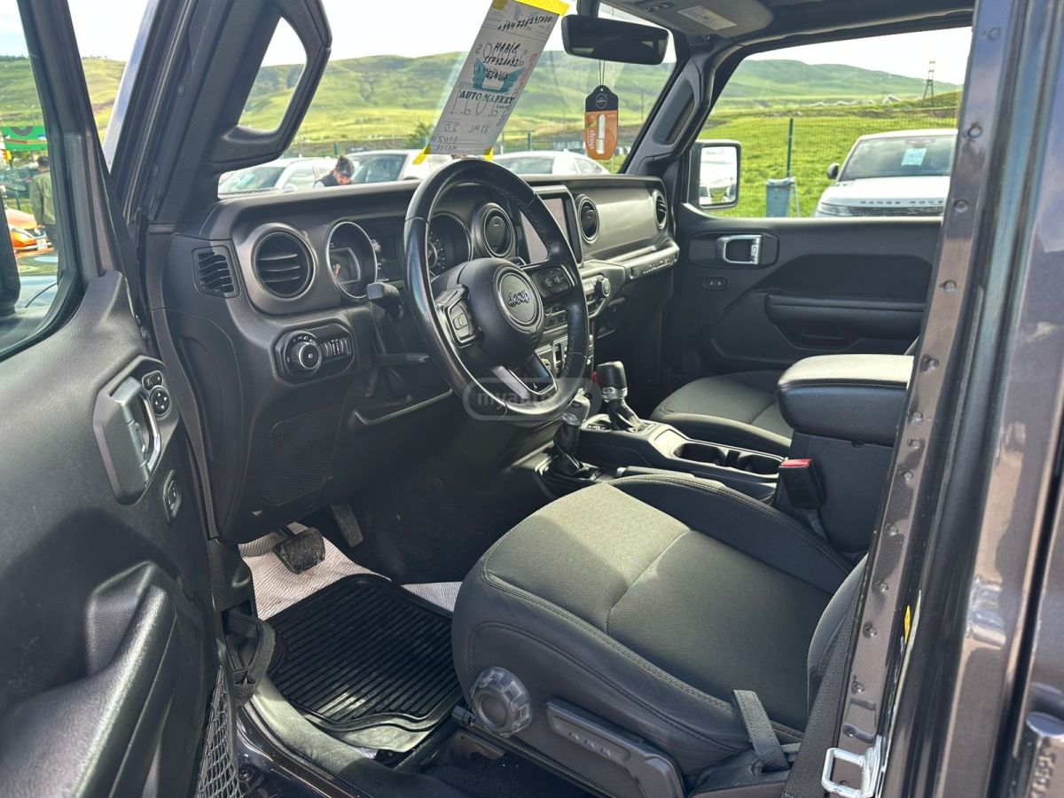 Jeep Wrangler - фото 3