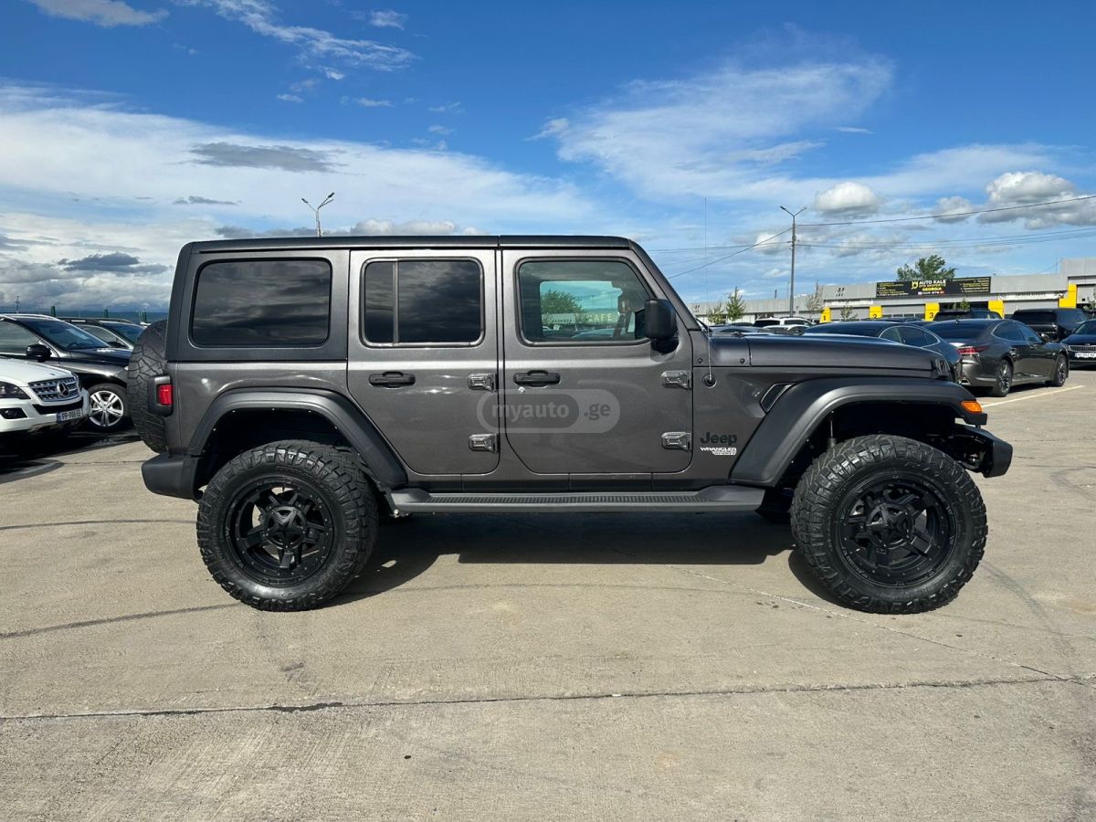 Jeep Wrangler - фото 9