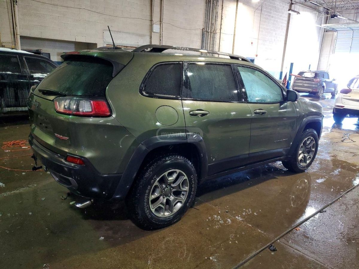 Jeep Cherokee - фото 3