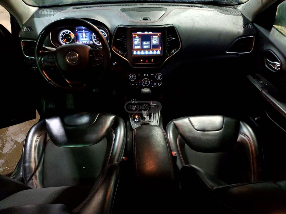 Jeep Cherokee - фото 8