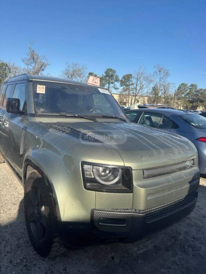 Land Rover Defender 110 - фото 1