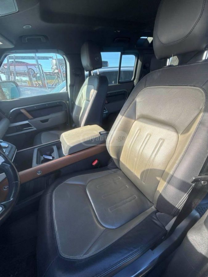 Land Rover Defender 110 - фото 10