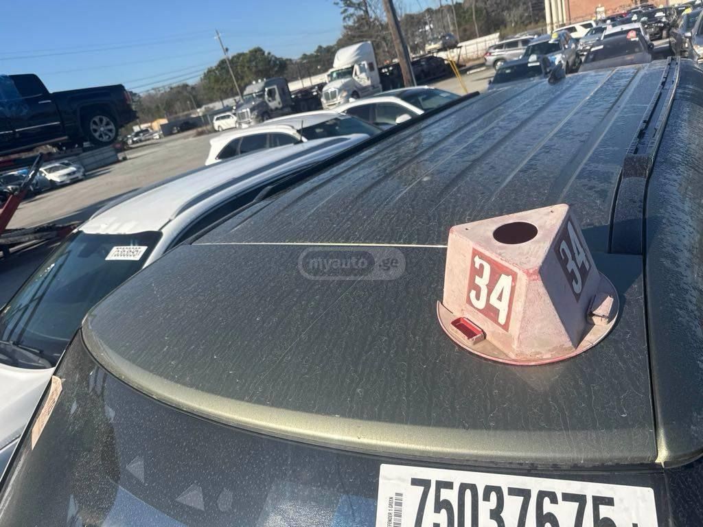 Land Rover Defender 110 - фото 14