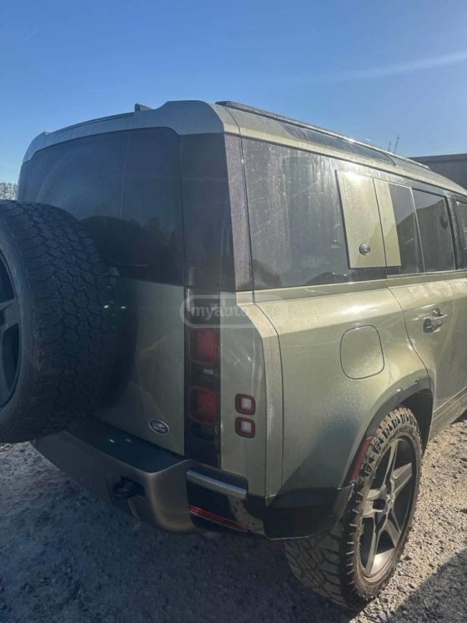 Land Rover Defender 110 - фото 9