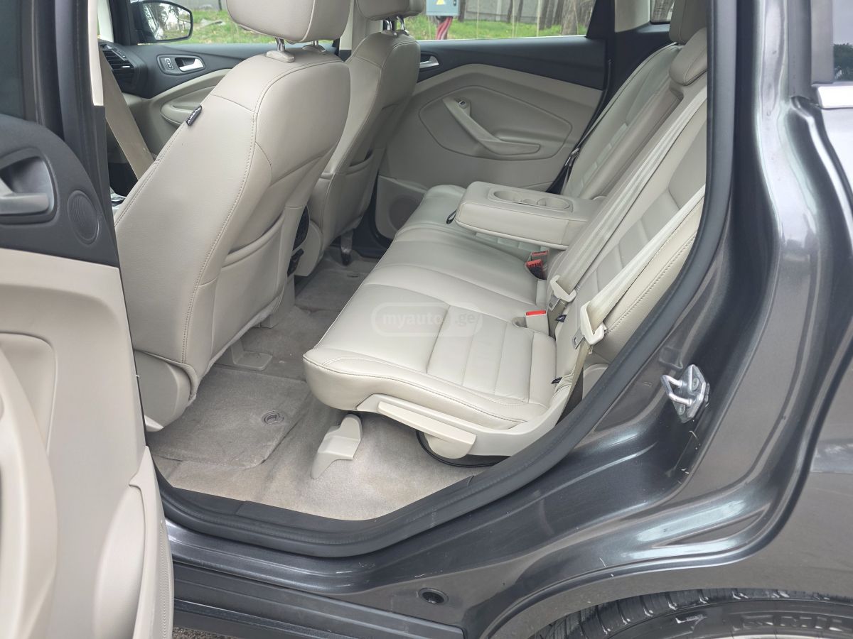 Ford C-MAX - фото 8