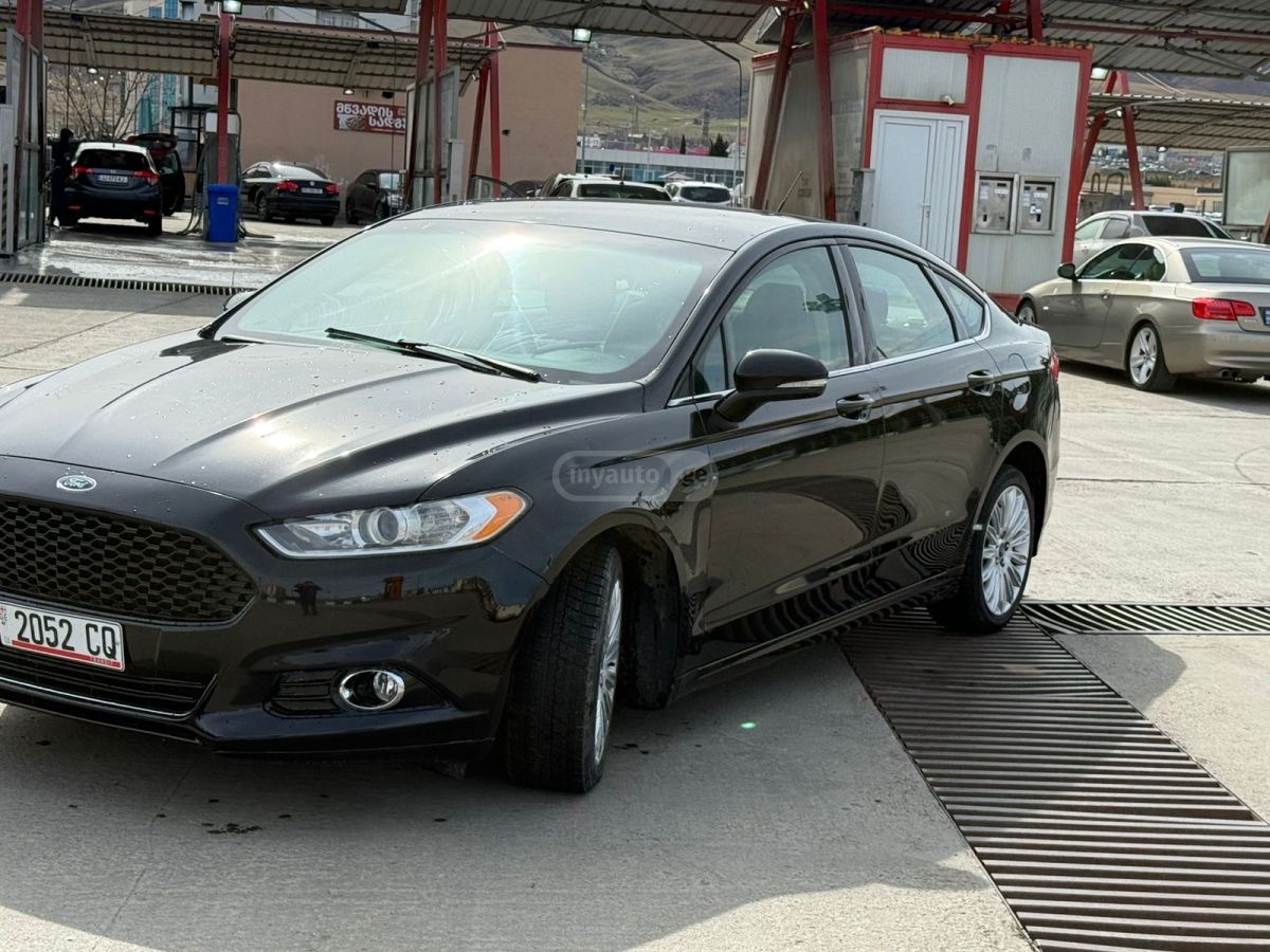 Ford Fusion - фото 1