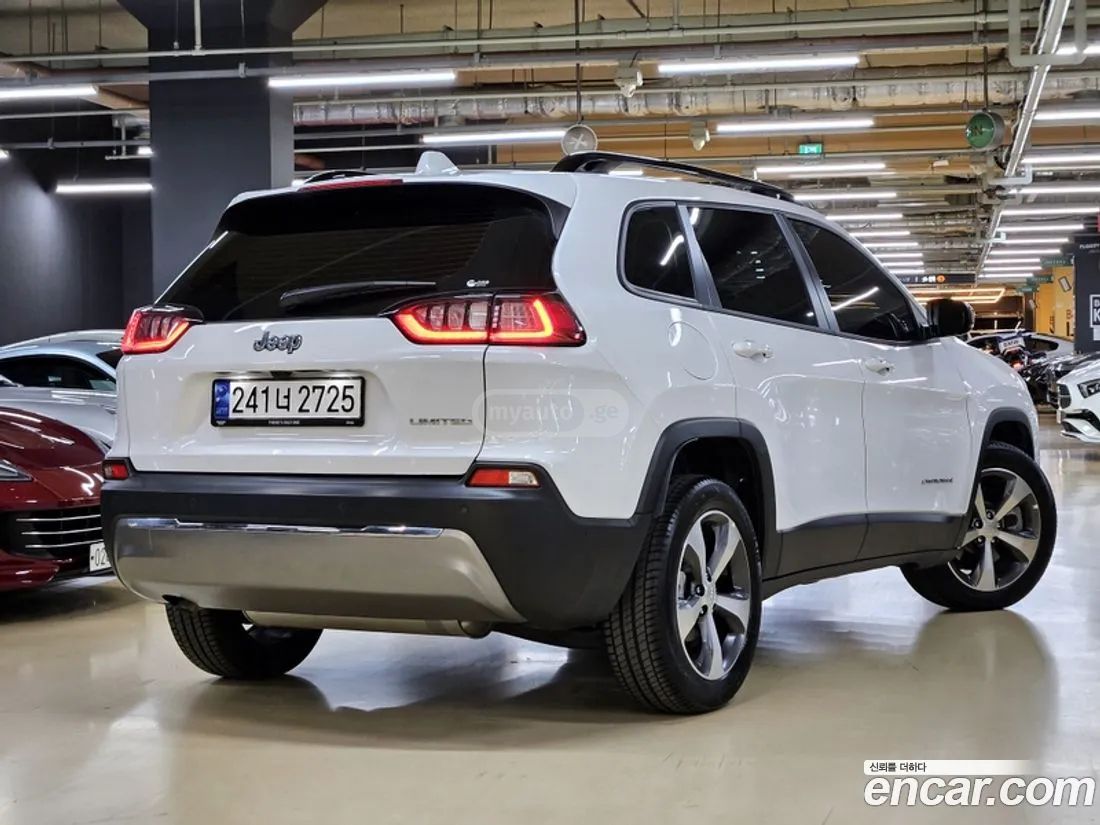 Jeep Cherokee - фото 2
