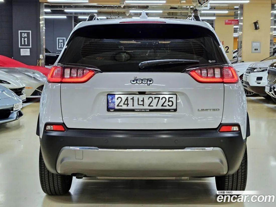 Jeep Cherokee - фото 4