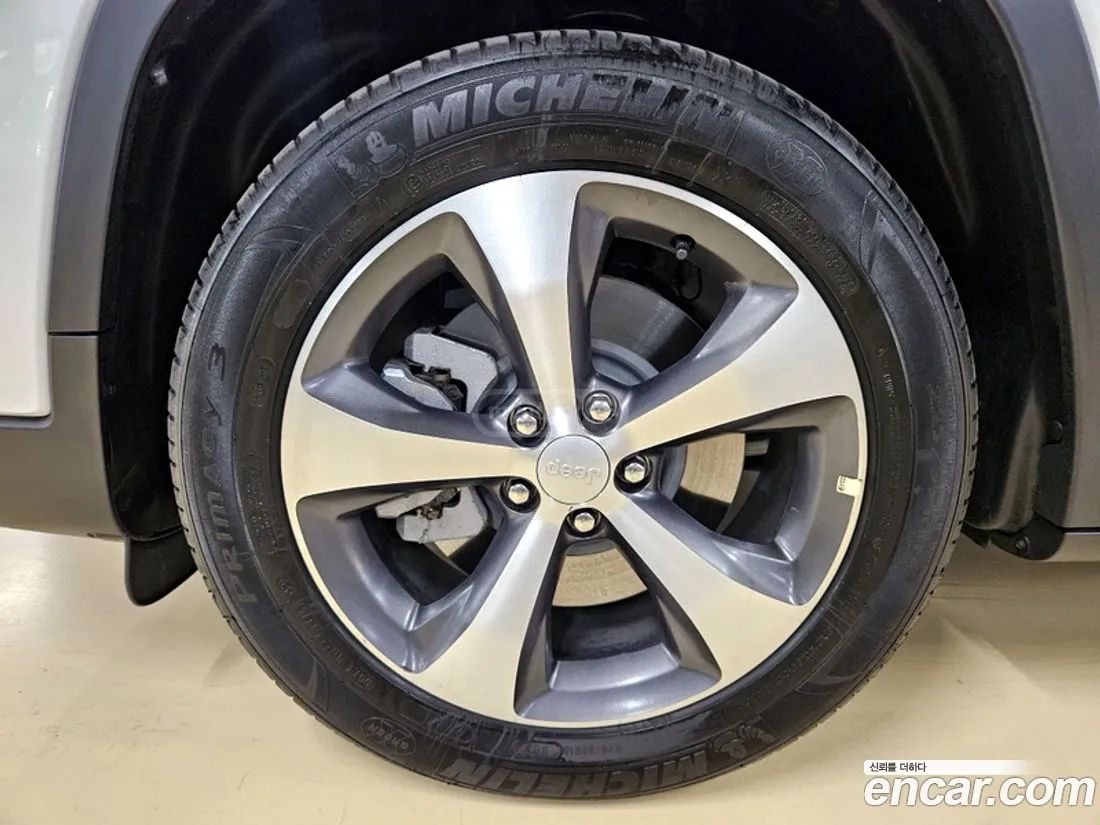 Jeep Cherokee - фото 5